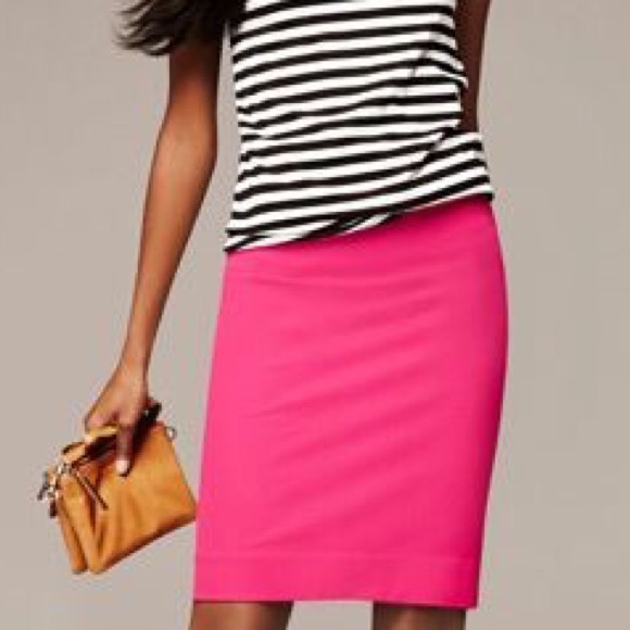 Loft hot pink pencil skirt 4 Petite - Picture 2 of 4